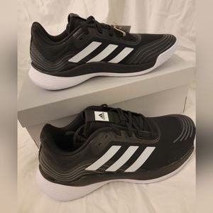 NIB Adidas Novaflight Vollyball / Court Shoes Women's Sz 9